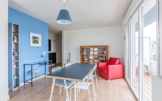 Spacious Apartment for 4 People in Bordeaux!
