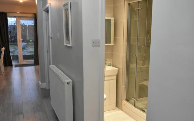 Charming Wembley Home Near Wembley Stadium