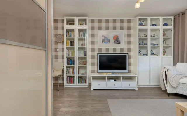 Soft Beige Raniuszka by Renters