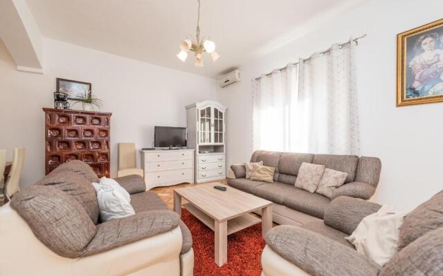 Holiday Home Ana