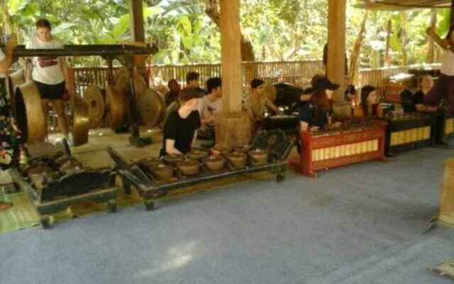 Dibyo Homestay
