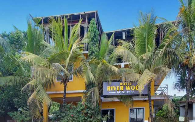 OYO Flagship 70262 Hotel River Wood