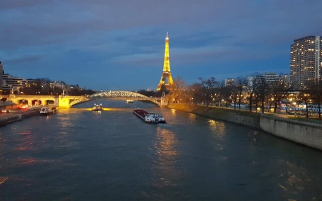 Hotel Eiffel Kennedy