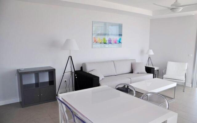 El Yate Hotel