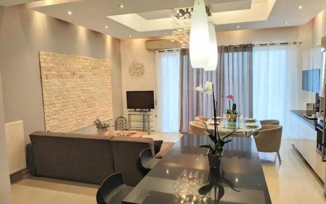 Luxury Apartment with Sea View near Kallithea