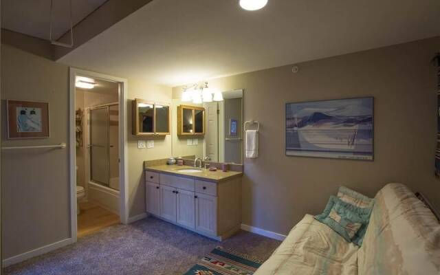 Columbia Place Condominium