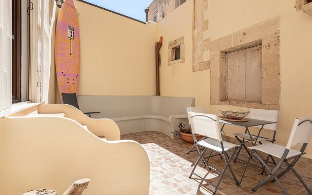 Loft with Courtyard in Ortigia