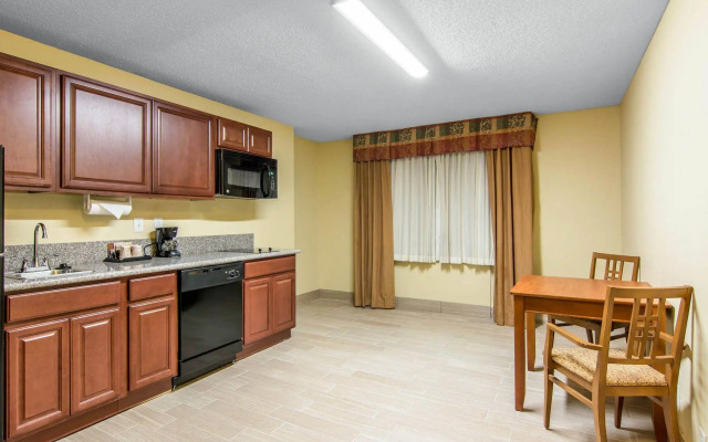 MainStay Suites Williamsburg Historic Area