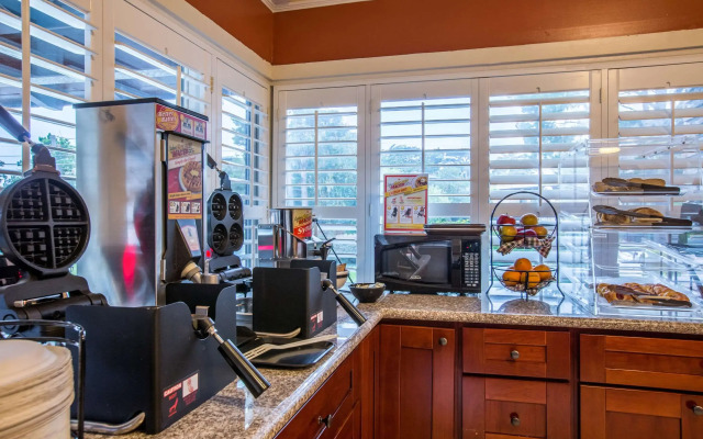 Clarion Collection Wilkie's Inn Pacific Grove - Monterey