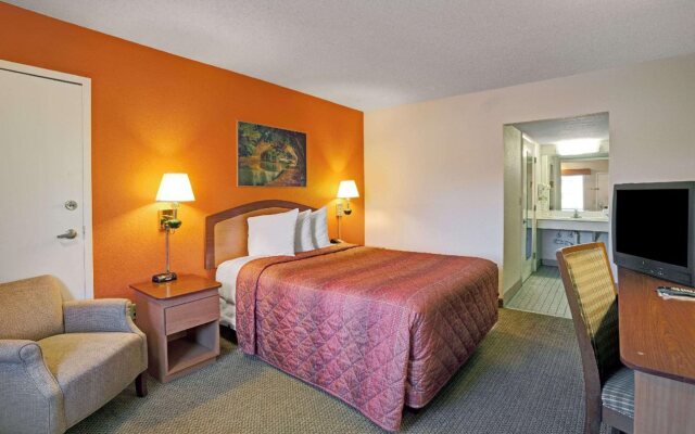 Zen Living Suites Extended Stay - Jacksonville - University Blvd