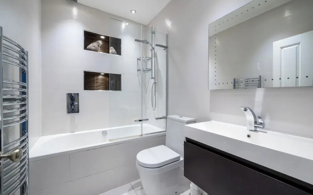 2Bedroom flat with garden in Battersea