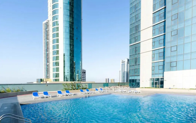 S Plaza Suites Hotel