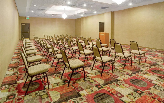 Four Points by Sheraton Englewood