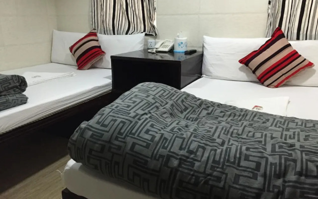 Skyline Hostel Hong Kong