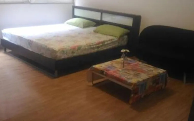 Room-thailand Taxi & Apartment Hostel