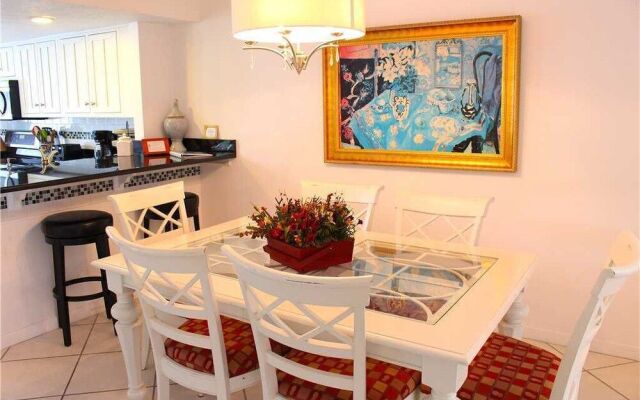 418 Linkside Drive 4 Bedroom Home by RedAwning