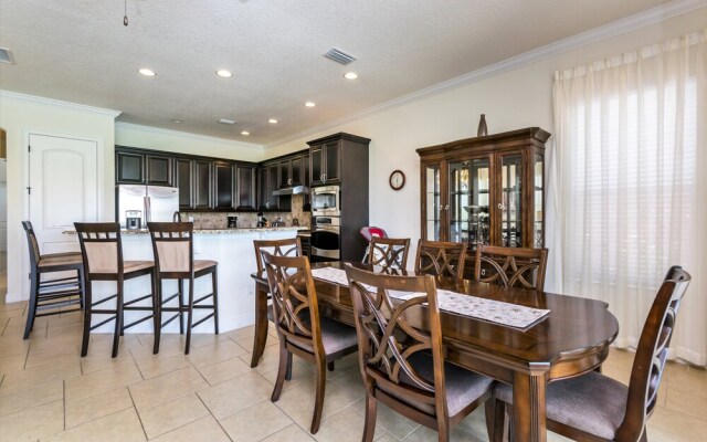 Elegant 5 BD, 5 BH Villa