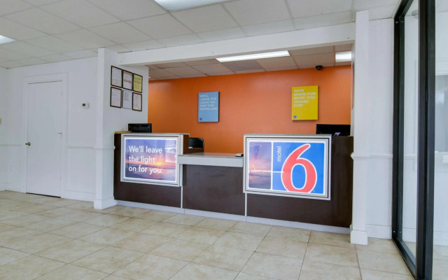 Motel 6 Atlanta GA
