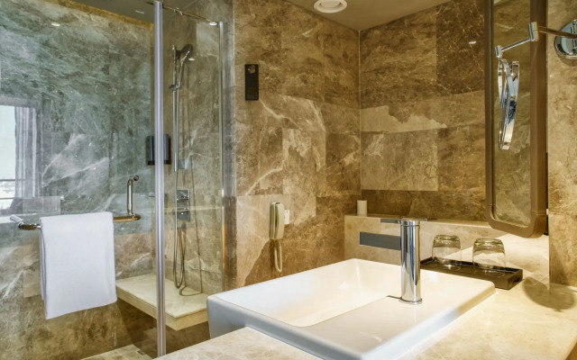 Courtyard By Marriott Ahmedabad Sindhu Bhavan Road