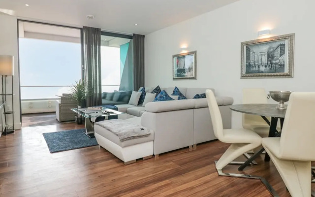 18 Abbey Sands