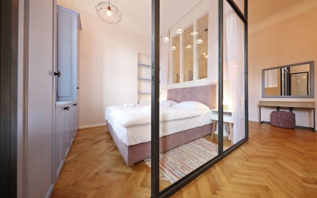 Zagreb IN Central Square Apartment