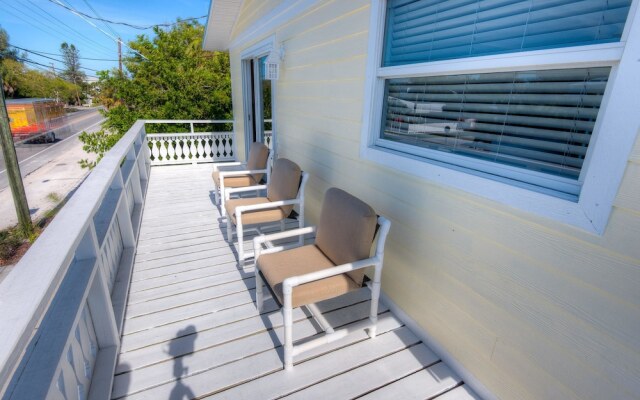 Pineapple Key Apartment 4