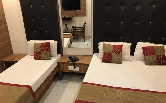 Hotel Crystal Deluxe at New Delhi Railway Station