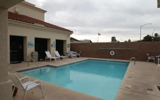 Gateway Studio Suites