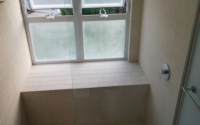 Oceanic View Apartment at Fern Court