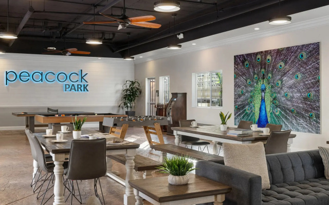Peacock Suites