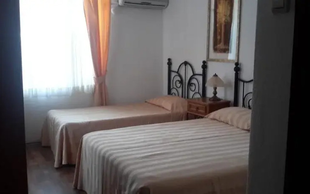 Ege Hotel