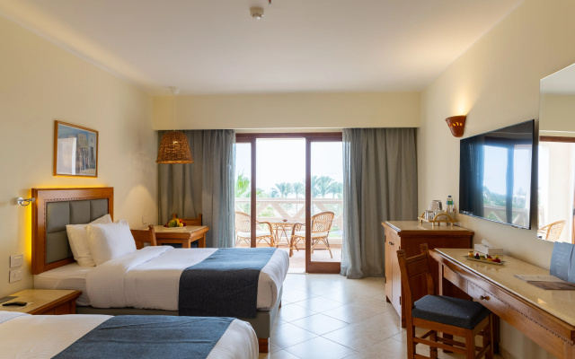 Fort Arabesque Beach Resort