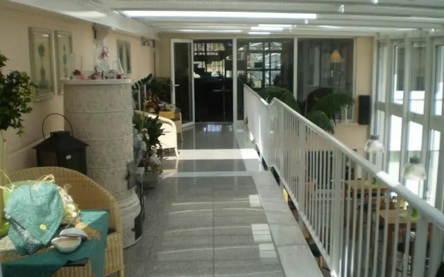 Lindemann Hotel