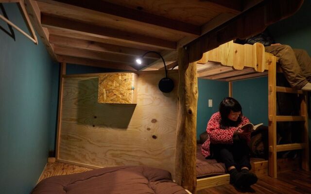 GLAMPiC GUESTHOUSE