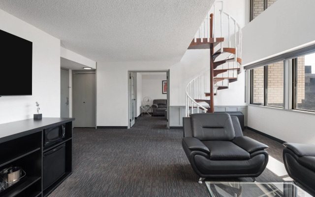 Ramada Plaza by Wyndham Regina Downtown