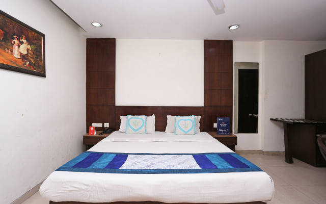 OYO 1824 Hotel Grand Peepal