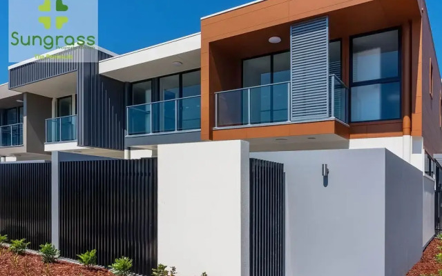 The Peninsula at Hope Island