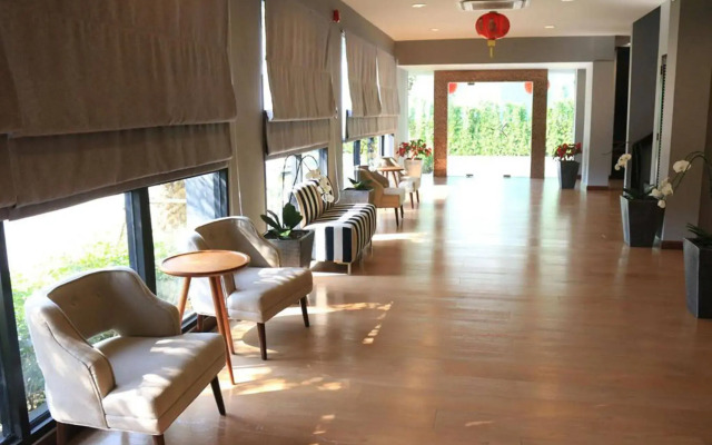 Baan Oliver Srinakarin