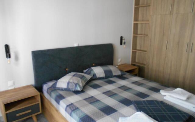 Haris Apartments
