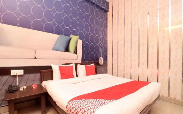 OYO 14876 Hotel Samrat