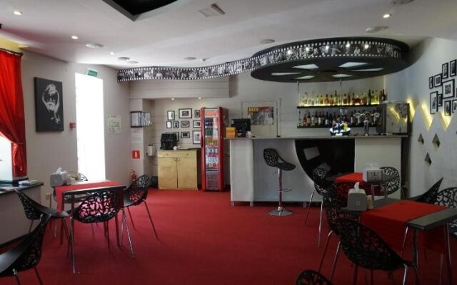 Hotel Kino