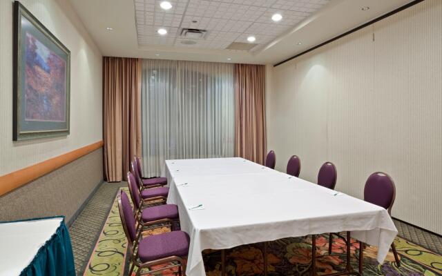 Holiday Inn Hotel & Suites North Vancouver by IHG