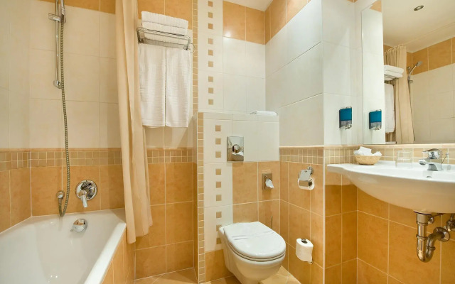 EA Hotel Rokoko