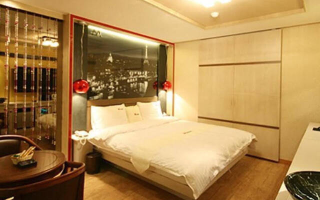 M Motel
