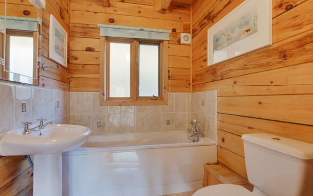 Pleasant Holiday Home in Little Petherick Near Padstow