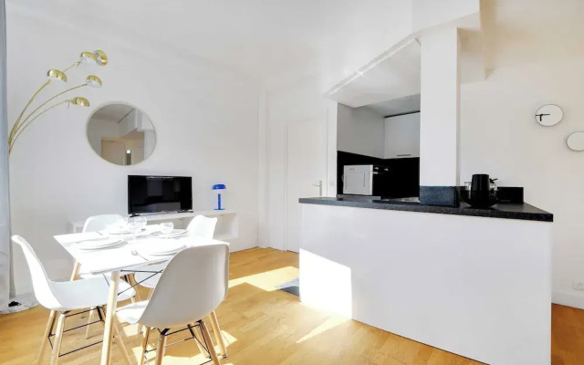 Cozy Apartment 2bdr/5p - in the Heart of Suresnes