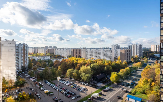 Guests love on Chobotovskaya Street