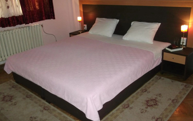 Hotel Vila Silia