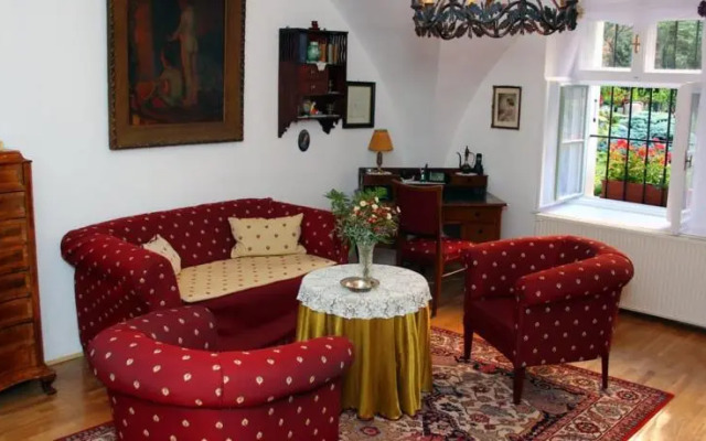 Castle area - Medieval Walls