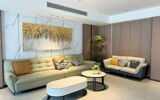 Guiyang Zhuyue Light House Hotel